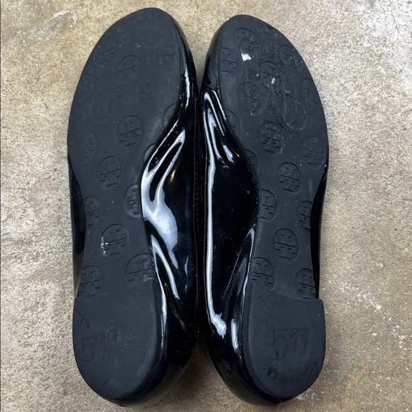Tory Burch patent leather Black Ballet Flats
Size: 5?(please read description) - Picture 5 of 9